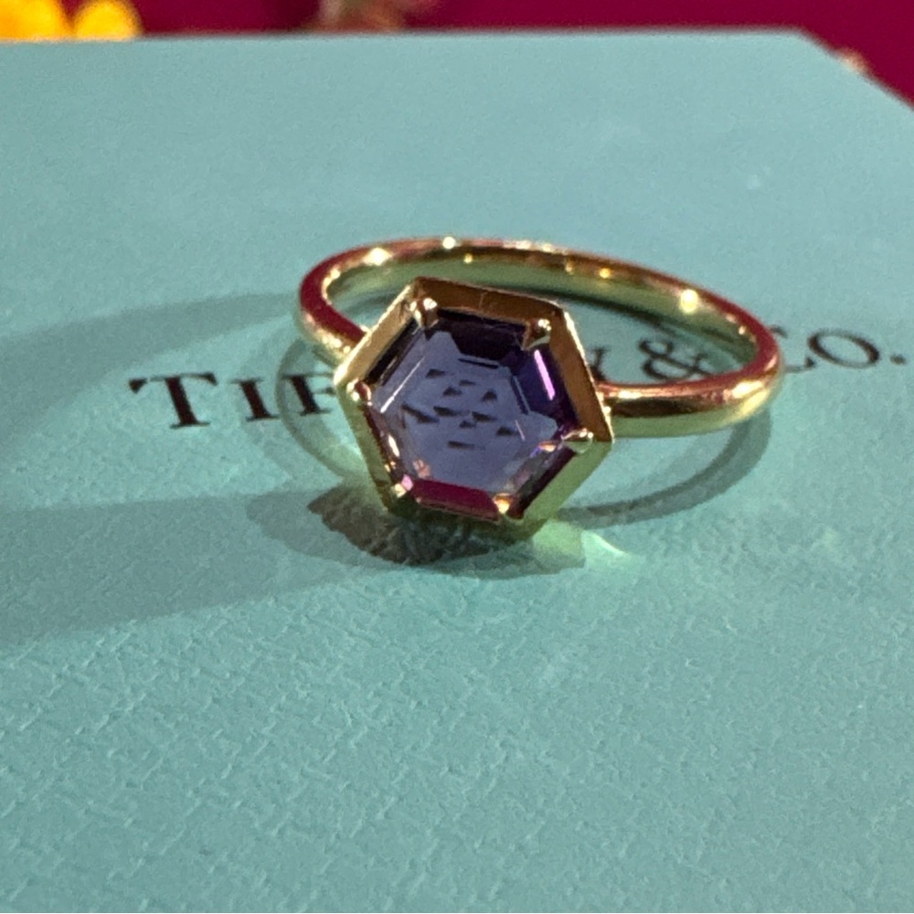 Tiffany & Co. 18k Gold Hexagon Ring with Amethyst - Picture 7 of 9